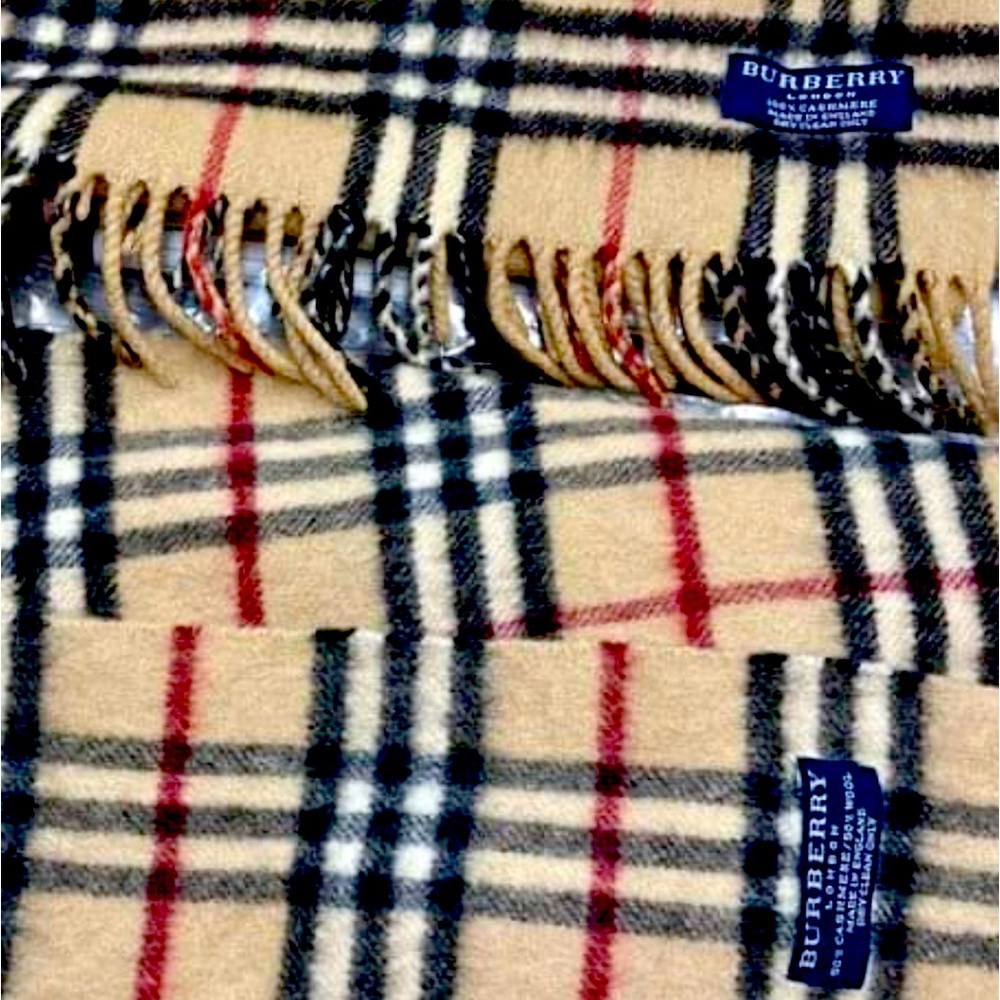 Burberry scarves 🧣 50% cashmere/ wool